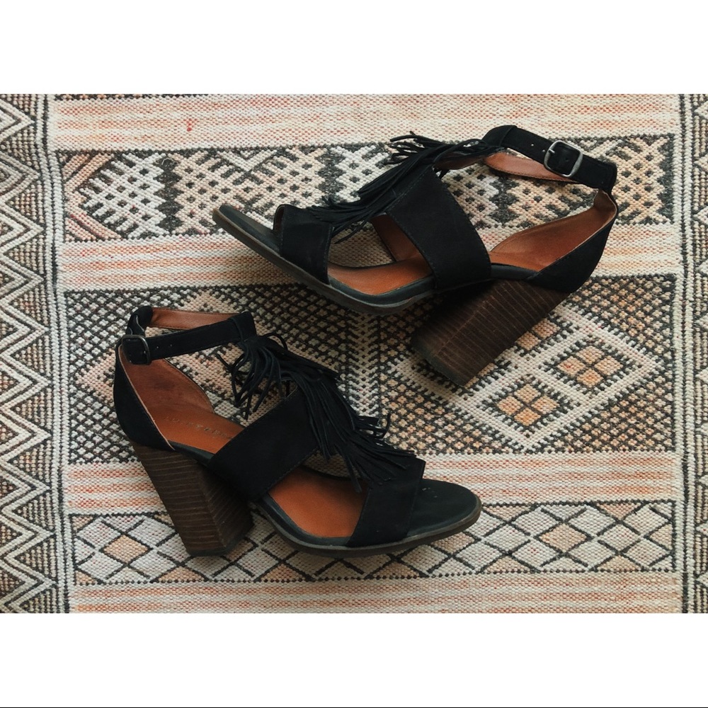 LUCKY BRAND “Leesha” Heeled Sandal 🖤
